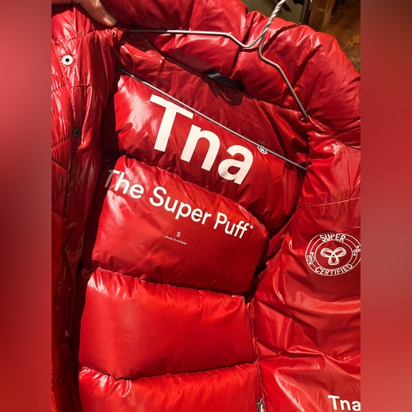 SOLD Aritizia TNA Super Puff - Picture 3 of 3